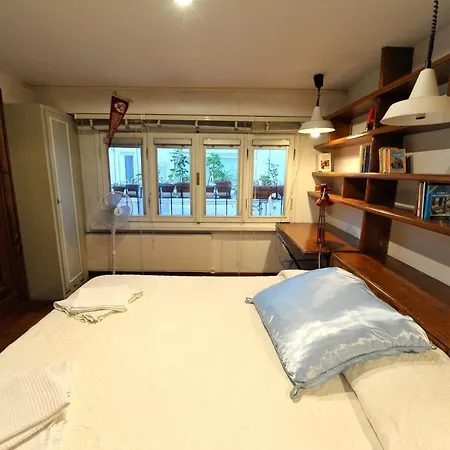 Apartament Lovely On The Sea Side