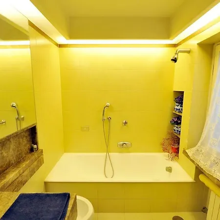 Lovely On The Sea Side Apartament Viareggio