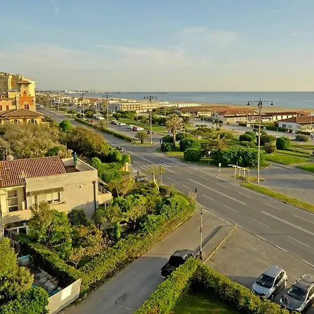 Lovely On The Sea Side * فياريجيو